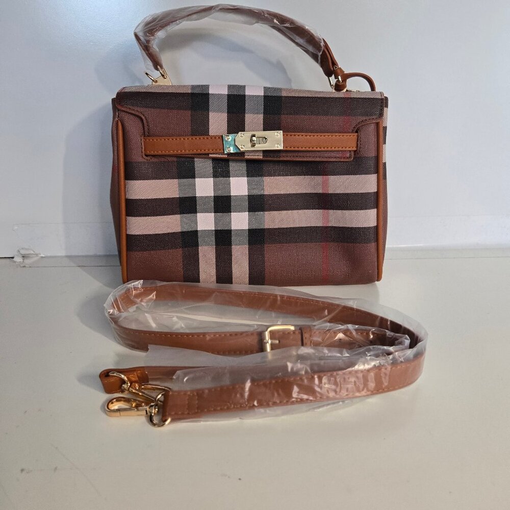 Loulu Hand and Sling bag